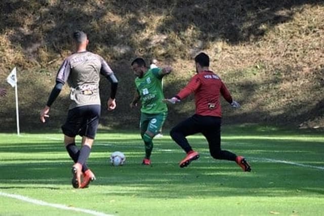 O jogo foi equilibrado e só foi decidido a favor do Galo em uma cobrança de pênalti de Hyoran