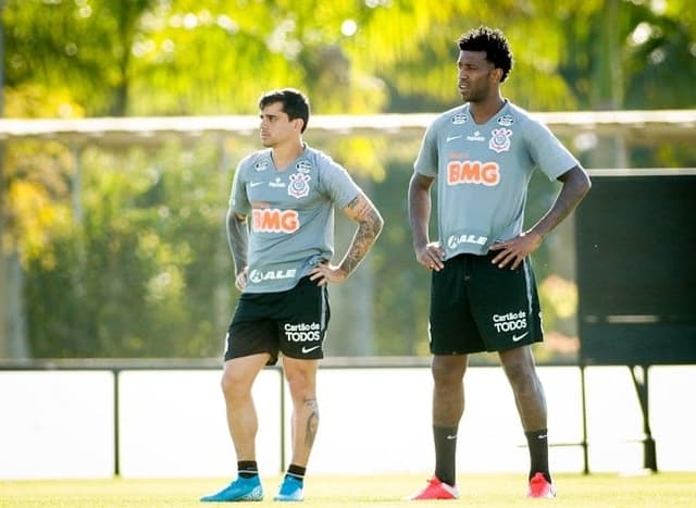 Fagner e Gil - Treino Corinthians