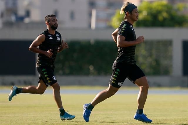 Botafogo - Caio Alexandre e Keisuke Honda