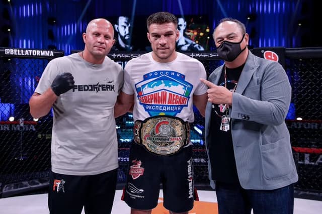 Nemkov teve grande atuação diante de Bader e garantiu o cinturão dos meio-pesados (Foto: Divulgação/Bellator)