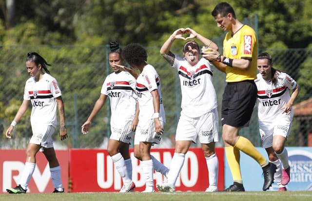 São Paulo soma dez pontos no Campeonato Brasileiro