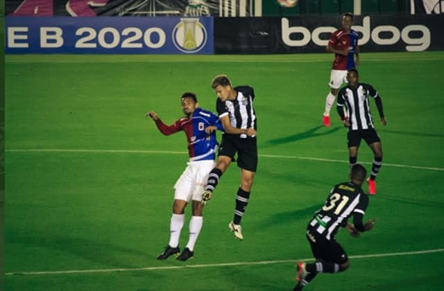 Figueirense x Paraná