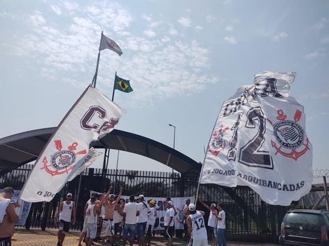 Protesto Camisa 12 - CT Corinthians