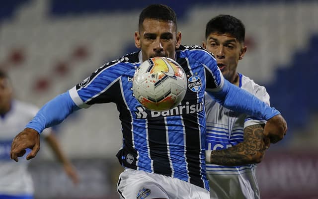 Universidade Católica x Grêmio - Disputa