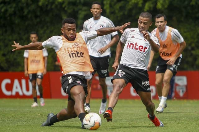 São Paulo trabalhou na manhã deste sábado no CT da Barra Funda