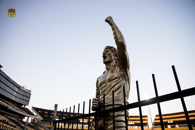 Estátua de Fernando Morena inaugurada pelo Peñarol