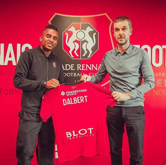 Lateral-esquerdo Dalbert acertou com Rennes por empréstimo (Foto: Divulgação)