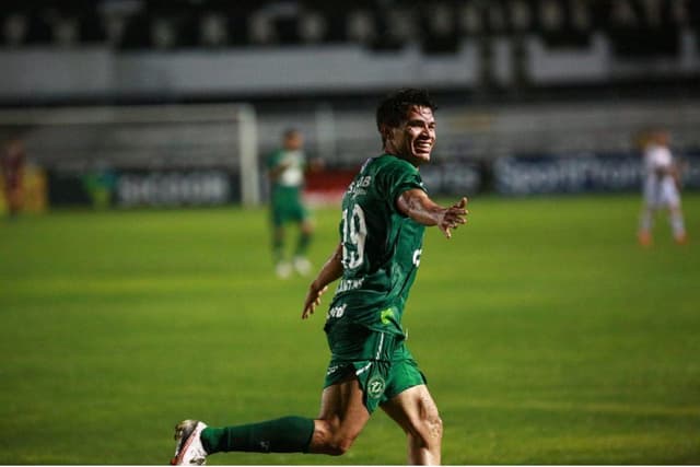 Ponte Preta x Chapecoense - Lucas Tocantins