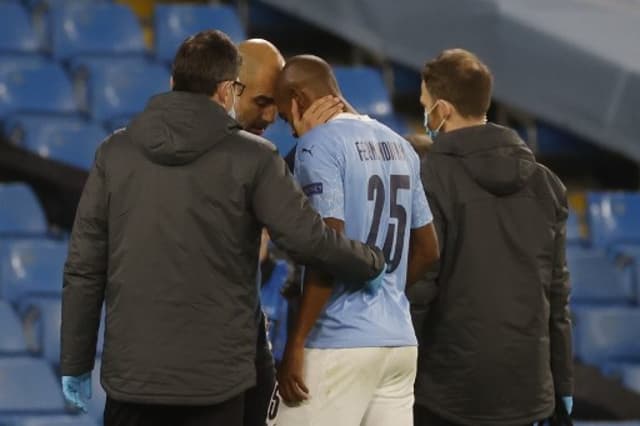 Guardiola e Fernandinho - lesão