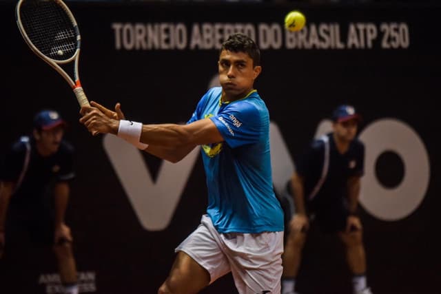 Thiago Monteiro em ação no Brasil Open