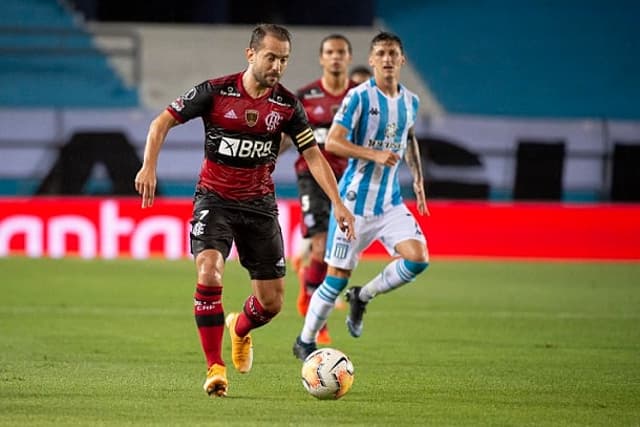 Racing x Flamengo - Everton Ribeirto