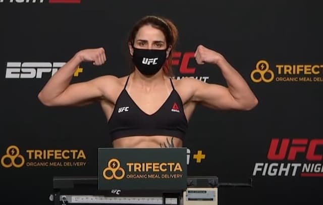 Norma Dumont foi a única atleta do card que não conseguiu bater o peso (Foto: ReproduçãoYouTube/UFC)