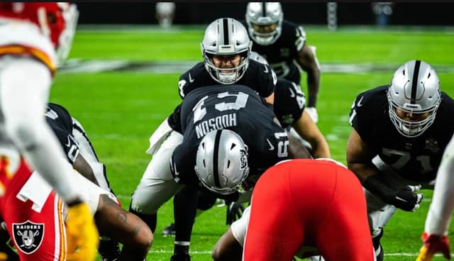 derek carr las vegas raiders linha ofensiva