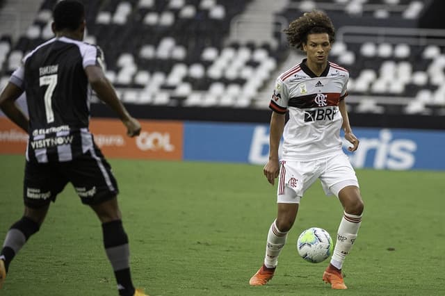 Willian Arão - Botafogo x Flamengo