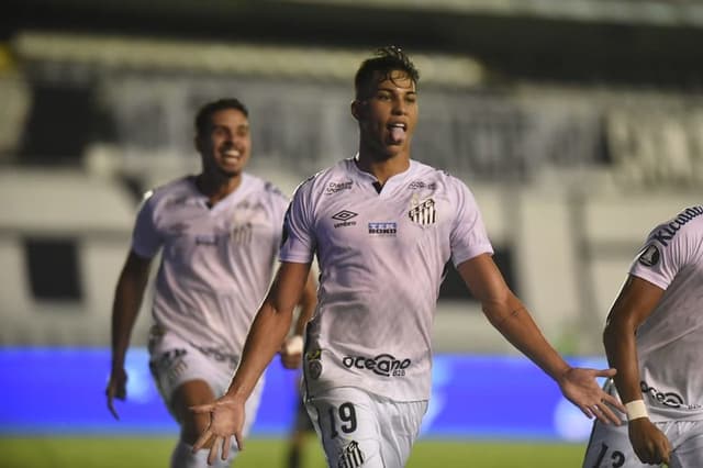 Santos x Grêmio - Kaio Jorge