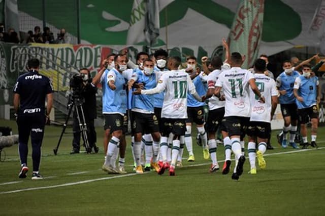 Ademir mais uma vez foi decisivo para o Coelho, que terá uma  chance histórica de conseguir uma vaga na final da Copa do Brasil