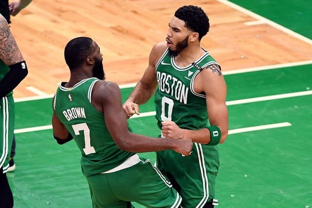 Jayson Tatum e Jaylen Brown