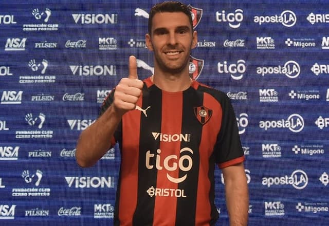 Mauro Boselli anunciado pelo Cerro Porteño