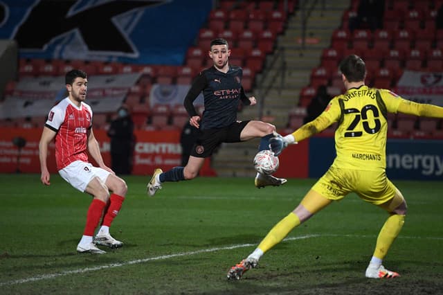 Cheltenham Town x Manchester City