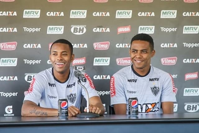 O Galo tenta parcelar as dívidas com Elias e Robinho que juntas, somam R$ 7,65 milhões