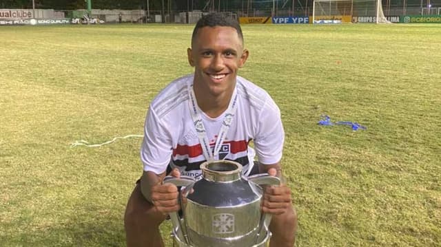 Atleta Marquinhos, do sub-17 do São Paulo