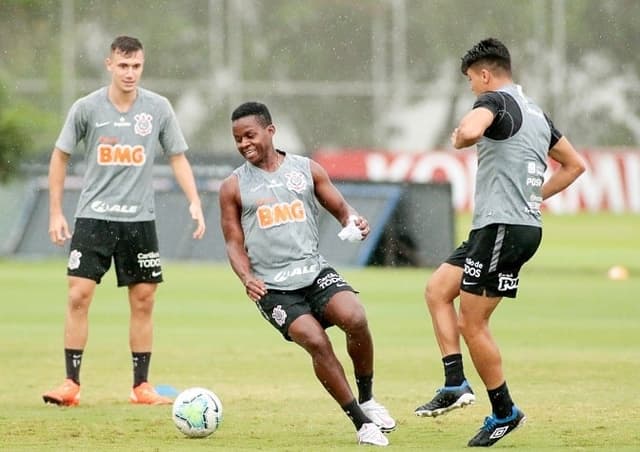 Cazares - Treino Corinthians