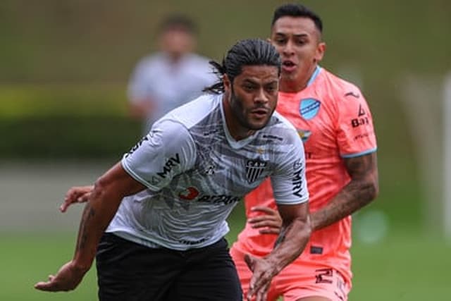 O atacante Hulk teve sua primeira atividade contra um rival jogando pelo Atlético-MG