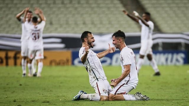 Jogadores comemoram em vitória do Fluminense sobre o Ceará