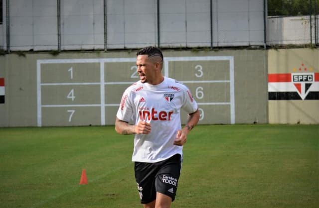 Luciano durante treinamento deste sábado