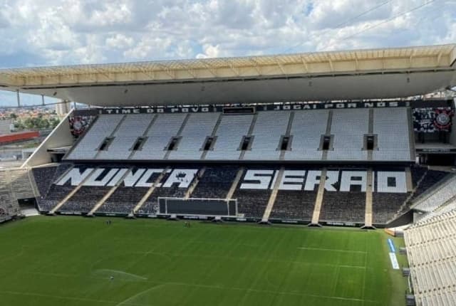 Corinthians prepara mosaico na Neo Química Arena