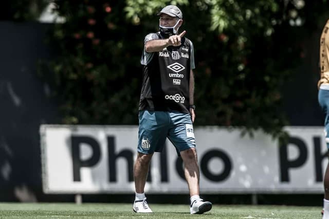 Ariel Holan - treino do Santos