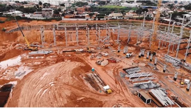 A Arena MRV está com previsão de entrega para 2022 e já está em estágio bem avançado nas suas obras