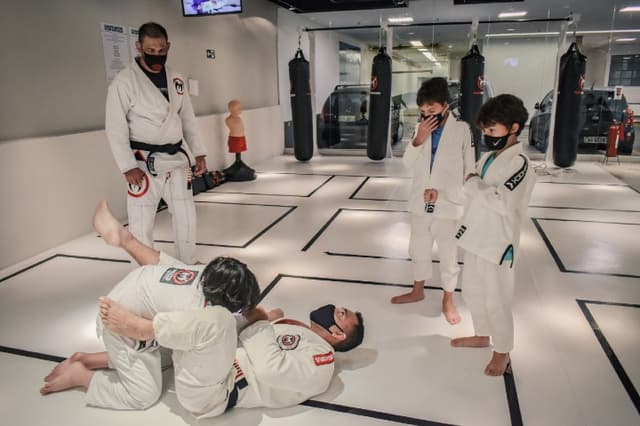 Rogério Minotouro ressaltou os benefícios das artes marciais do programa Team Nogueira Kids