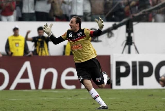 Rogério gol 100