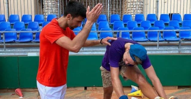 Novak Djokovic aconselha Holger Rune em treino realizado em Monte Carlo