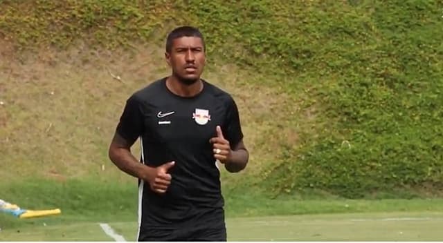 Paulinho treinando no Bragantino