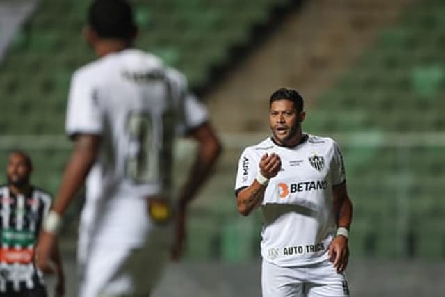 Hulk cobrou mais tempo em campo e recebeu resposta de Cuca