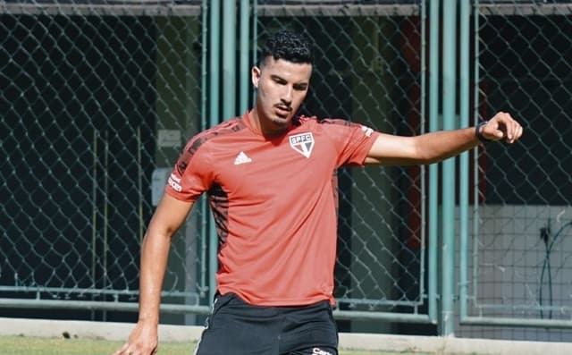 Walce durante treino com bola