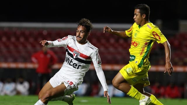 São Paulo enfrenta o Mirassol neste domingo