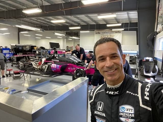 Helio Castroneves na sede da Meyer Shank Racing, em Ohio (Foto: Divulgação)