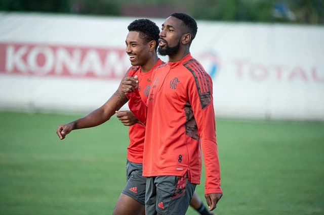 Flamengo - Vitinho e Gerson