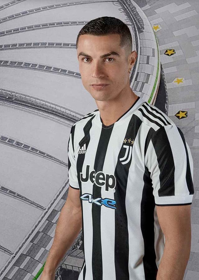 Cristiano Ronaldo - novo uniforme Juventus