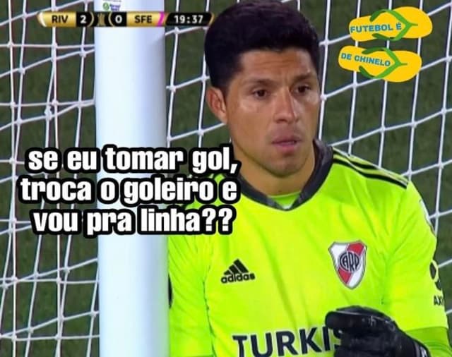 Meme: Enzo Pérez goleiro