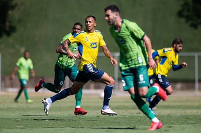 O técnico Felipe Conceição ficou satisfeito com a atuação da equipe nos duelos realizados na Toca da Raposa