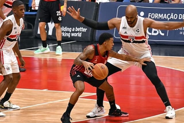 Yago foi o 'Melhor Jogador das Finais' na conquista do hepta do NBB (Foto: João Pires)