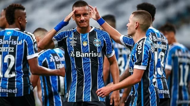 Comemoração de gol feita por Ricardinho