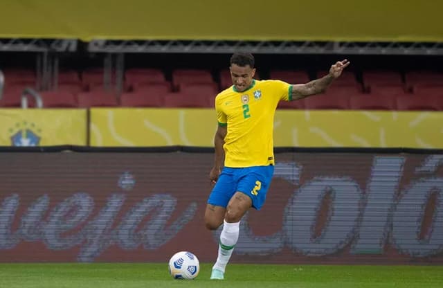 Danilo - Seleção Brasileira - jogando