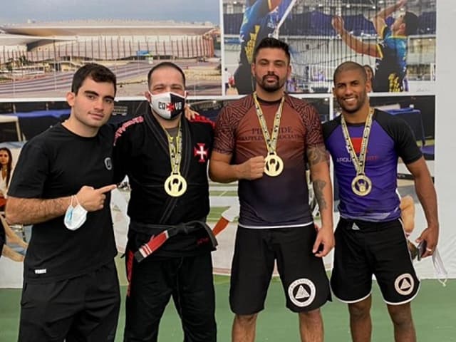 Pirâmide Grappling teve bons resultados na Copa Alfa Barra (Foto: Vitor Freitas)