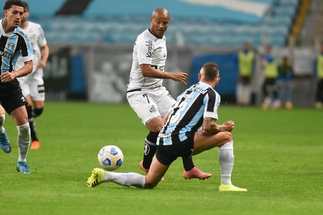 Santos x Grêmio - Carlos Sánchez