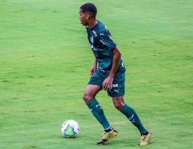 Ruan Santos em ação pelo Palmeiras (Foto: Reprodução/Instagram)